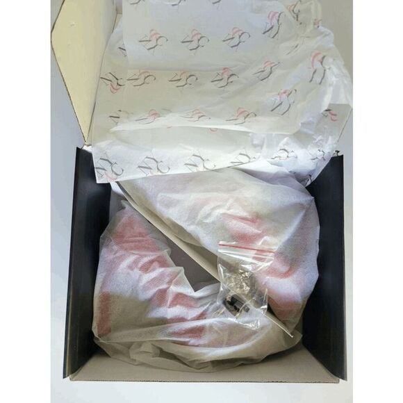 🌹 NEW YORK AND COMPANY Ilyana Red Rose Satin Pumps Heels SIZE 6 NEW IN BOX - Picture 9 of 16